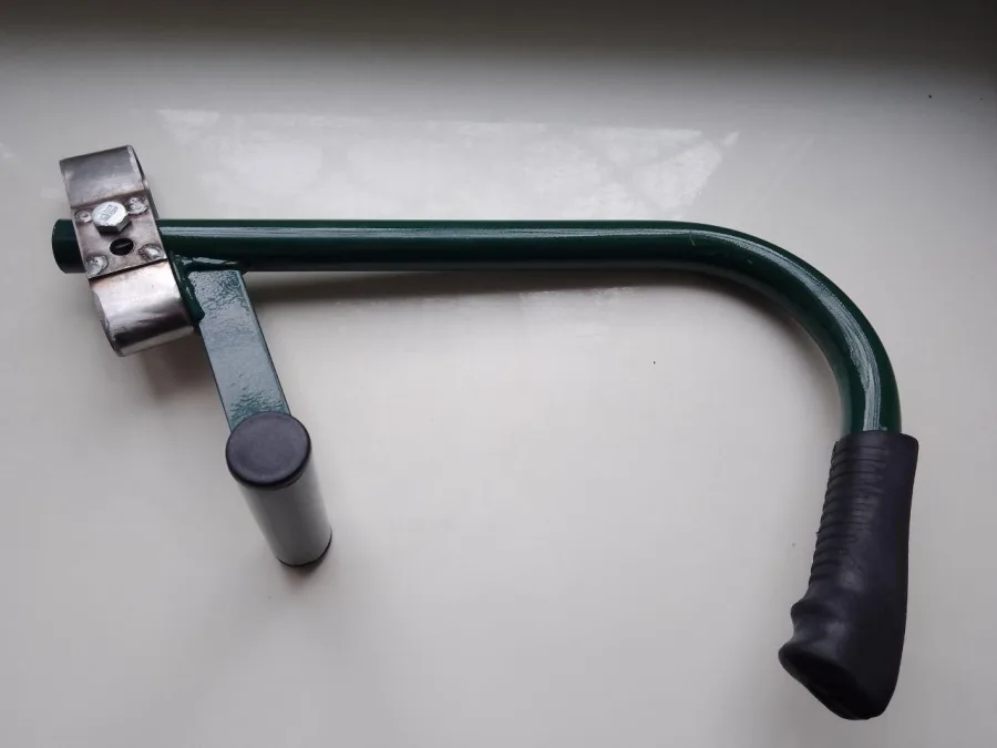 Hand-held groove cutter for foam concrete and gas concrete — for cutting grooves for wiring