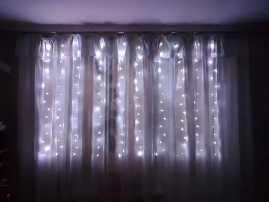 Firanka 2x1.5 m, 150 LED, zimna biała, "diody LED w kroplach" z USB, 8 trybów + pilot