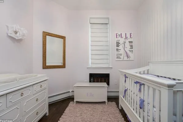 Convertible baby crib with mattress